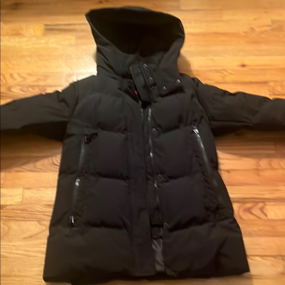 VINCE CAMUTO Black Hooded Puffer Jacket